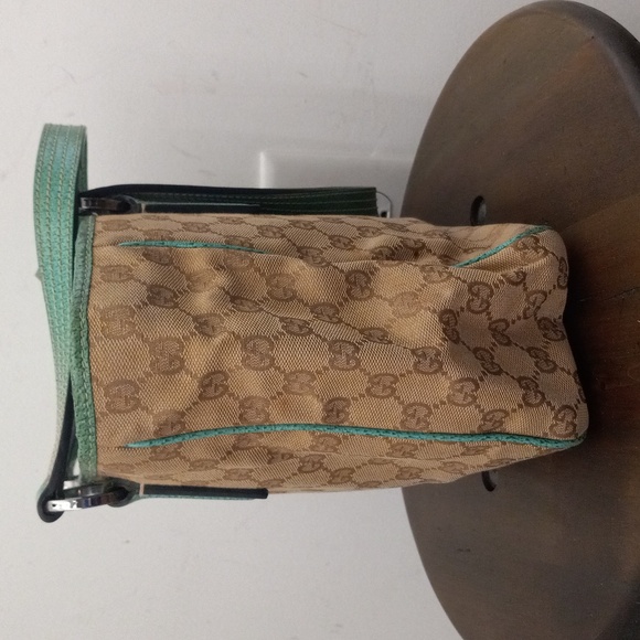 Authentic Gucci GG Monogram Supreme Tote Bag - Picture 5 of 12